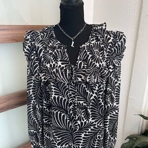 LOFT Black and White Leaf Print Blouse. Size M